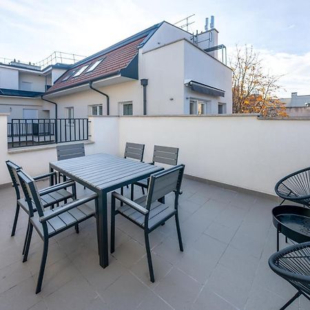 Lovag 12 Terrace Designer Home Budapest Luaran gambar