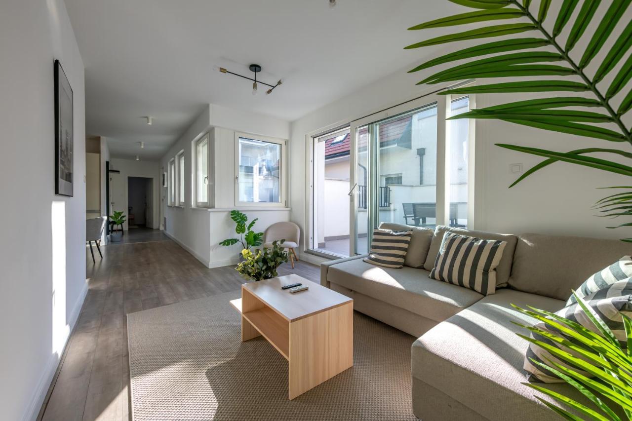 Lovag 12 Terrace Designer Home Budapest Luaran gambar